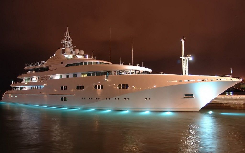 lavorare sugli yacht di lusso