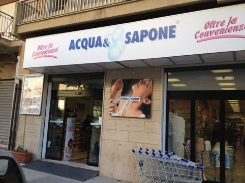 negozio punto vendita acqua e sapone