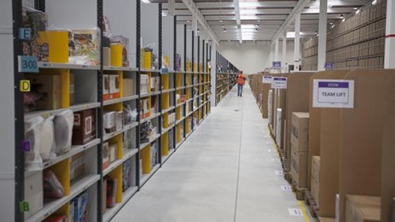 Amazon un nuovo centro di distribuzione viene aperto vengono offerti posti di lavoro 
