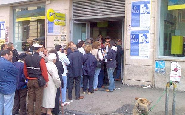 fare la fila alle poste