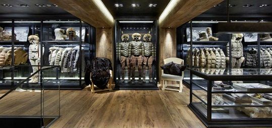 negozio moncler lavoro