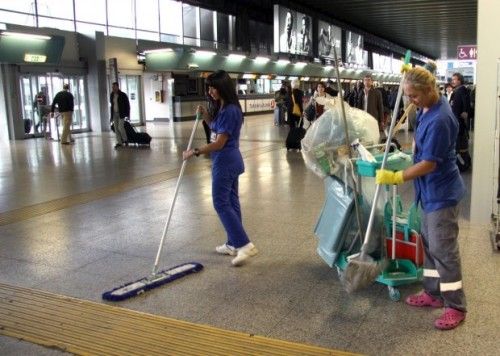 lavoro pulizia aeroporto