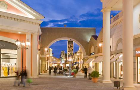 lavoro outlet village