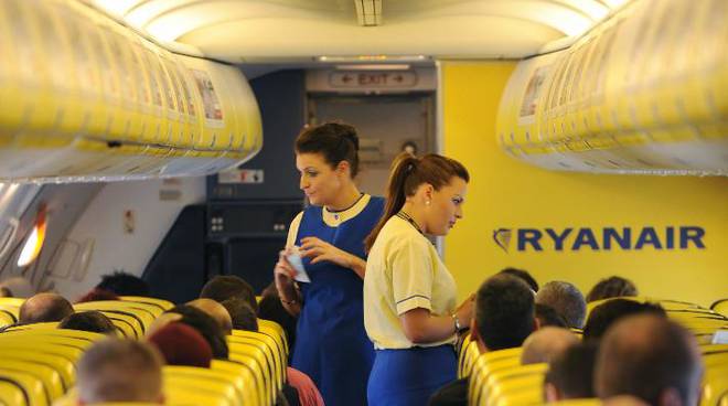 lavoro ryanair assistente di volo