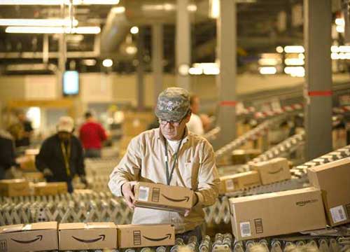 amazon lavoro fabbrica