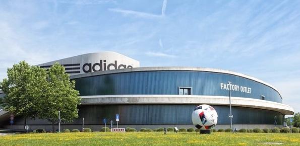 adidas lavoro sede legale