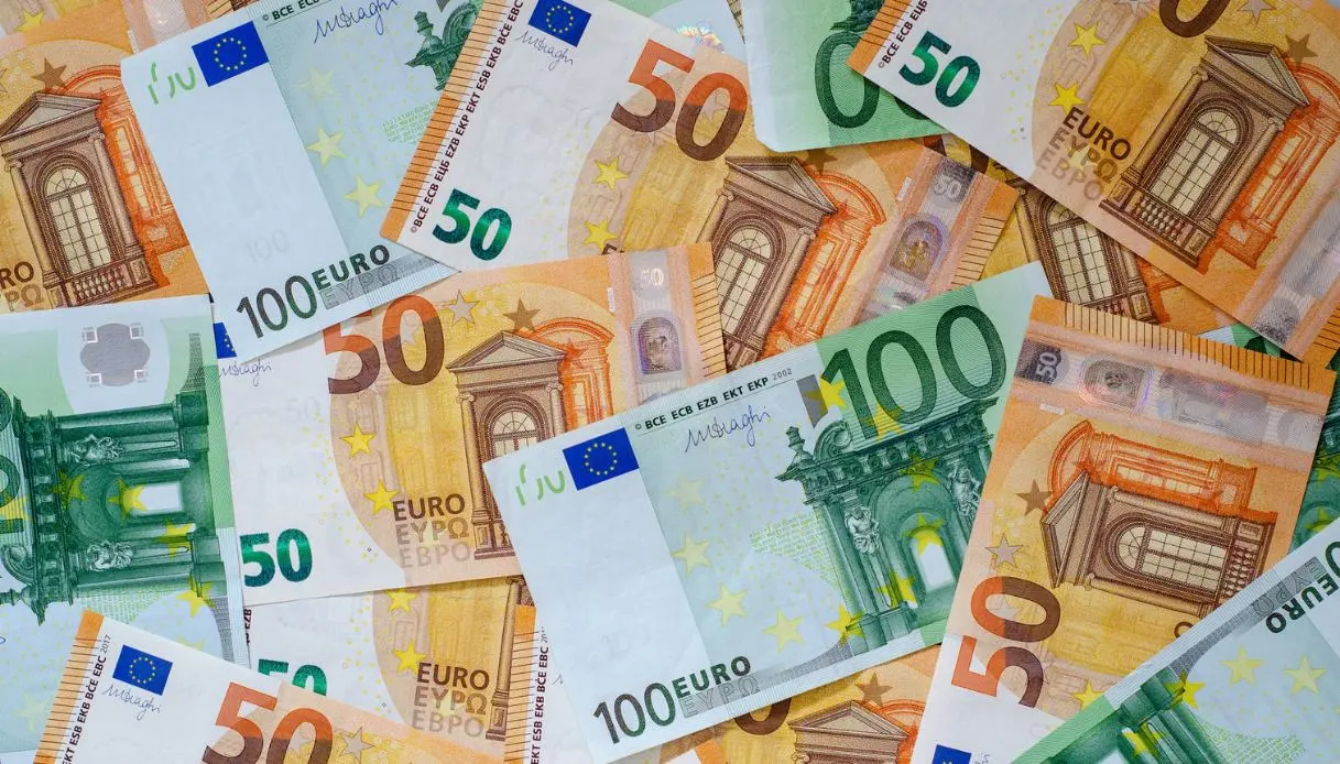 Arriva il bonus di 1200 euro al mese per chi assiste un familiare.