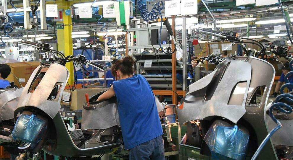 piaggio stabilimento lavoro