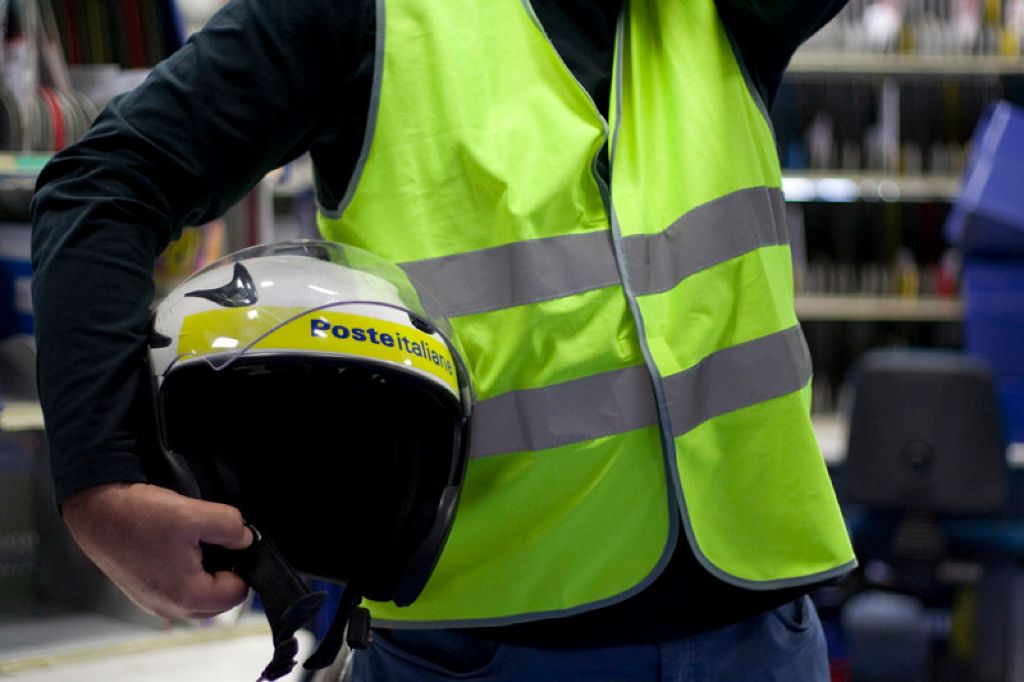 Come Lavorare Con Le Poste Italiane POSTE ITALIANE lavora con noi: ecco come candidarsi correttamente.